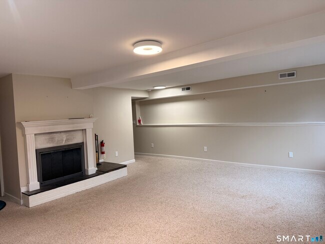 Building Photo - 21 Fisco Dr