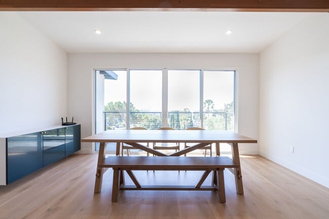 Building Photo - Stunning Views from Silver Lake Hillside Home for Rent with Spectacular Views