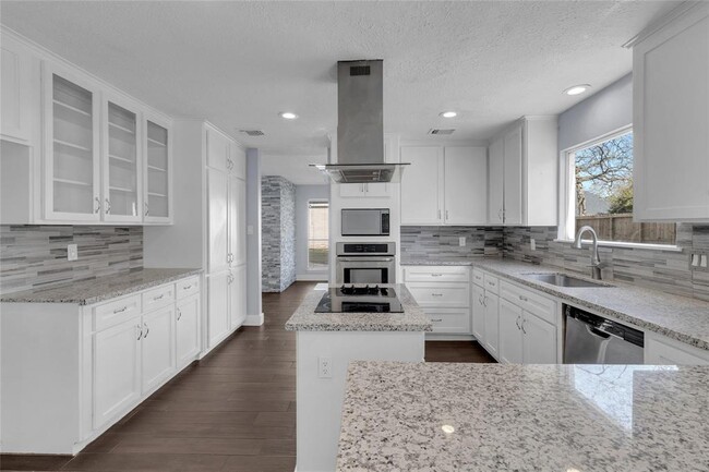 Building Photo - 19002 Walden Forest Dr