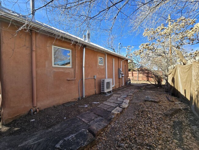 Building Photo - 235 Irvine St