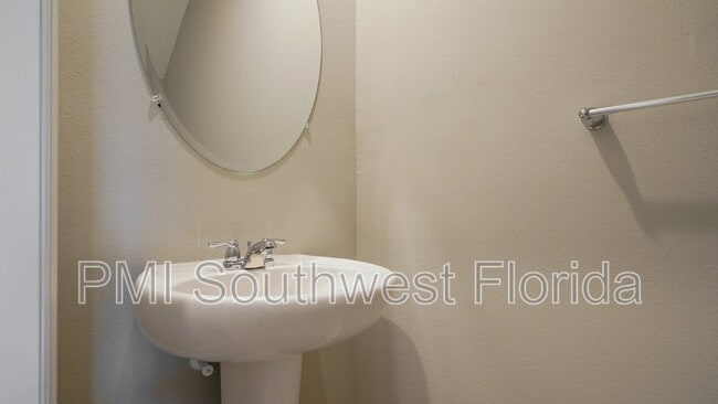 Building Photo - 5816 Ocean Isle Dr