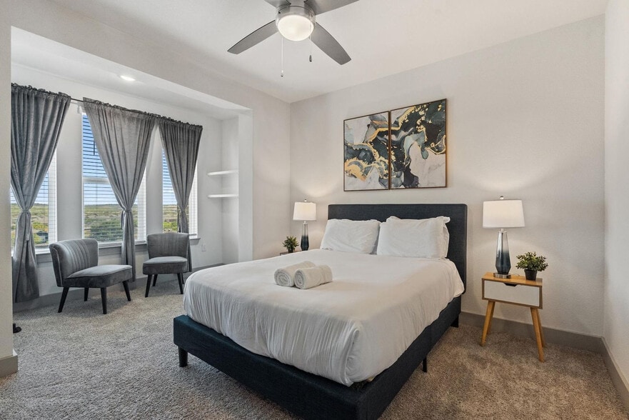 Building Photo - 12100 1/2 Ferrystone Glen Dr