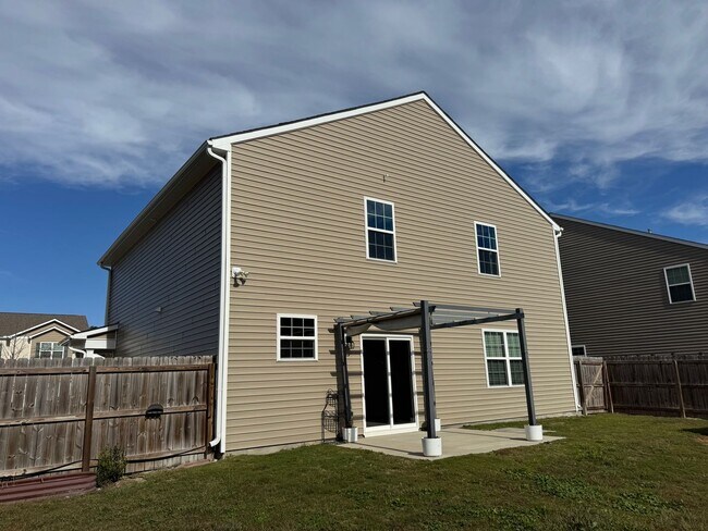 Building Photo - Beautiful Home in New Bern West