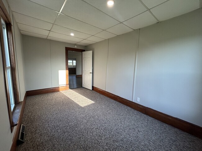 Building Photo - 6640 E Carson City Rd