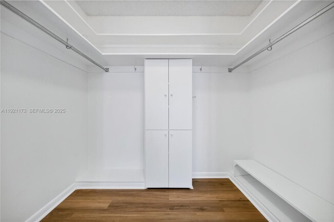 Building Photo - 6215 Donegal Dr