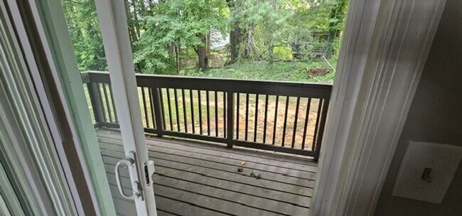 Building Photo - 946 S Ridge Ct