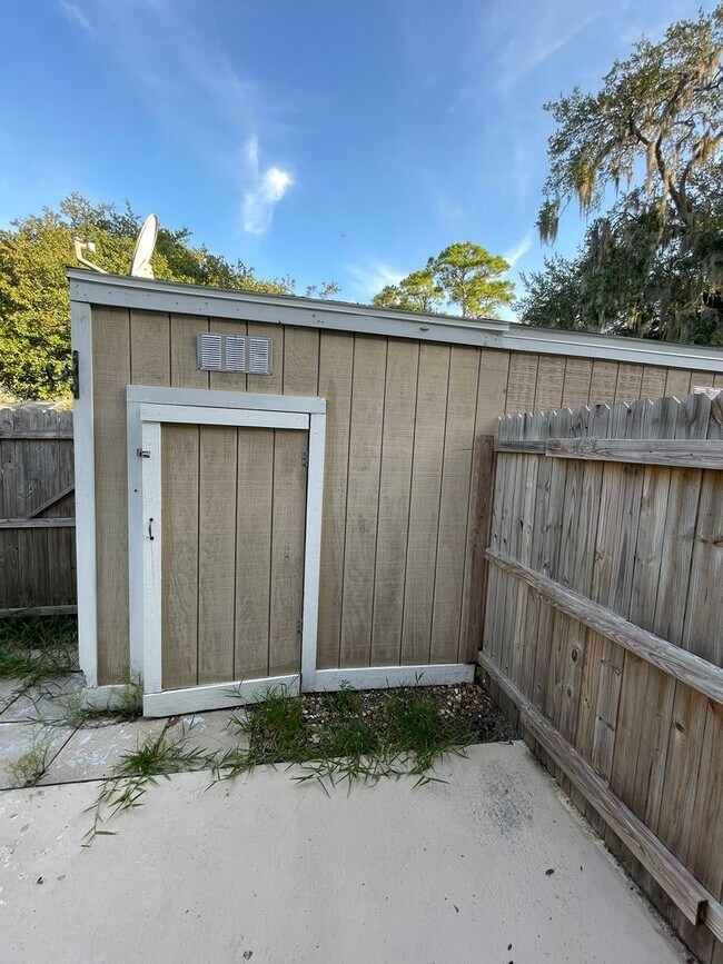 Building Photo - Townhome in Ormond Beach