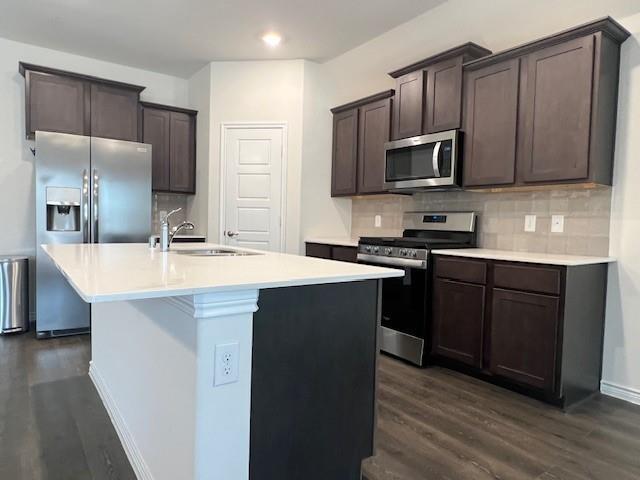 Building Photo - 812 Goldenrod Ln