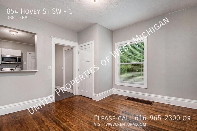 Building Photo - 854 Hovey St SW