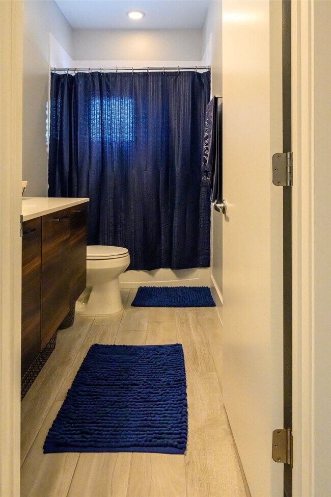 Building Photo - 4618 Nichols St