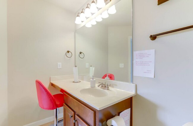 Building Photo - 135 Ravens Landing