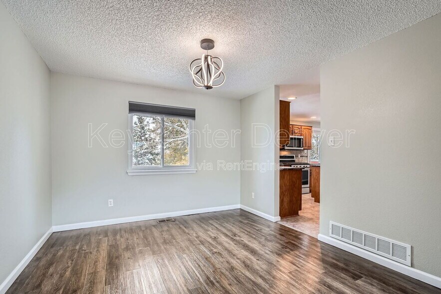 Building Photo - 5742 W 114th Pl