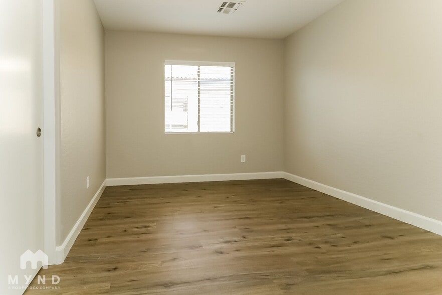 Building Photo - 12333 W Rosewood Dr