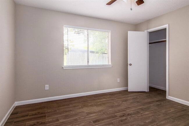 Building Photo - 10542 Kirkgreen Dr
