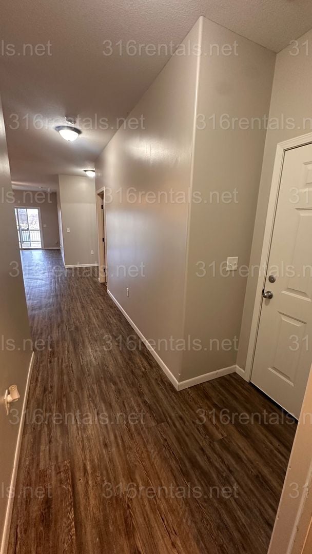 Building Photo - 449 S Longbranch Dr