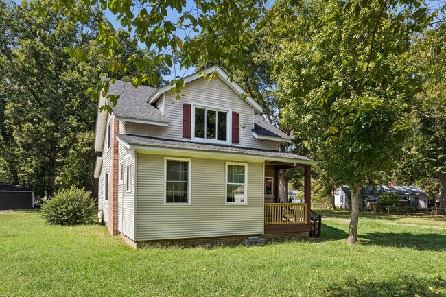 Building Photo - 144 Nelson Dr