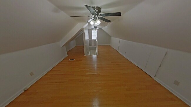 Building Photo - "3-Bedroom Home in Roseville - Spacious 1294 Sq Ft Comfort!"