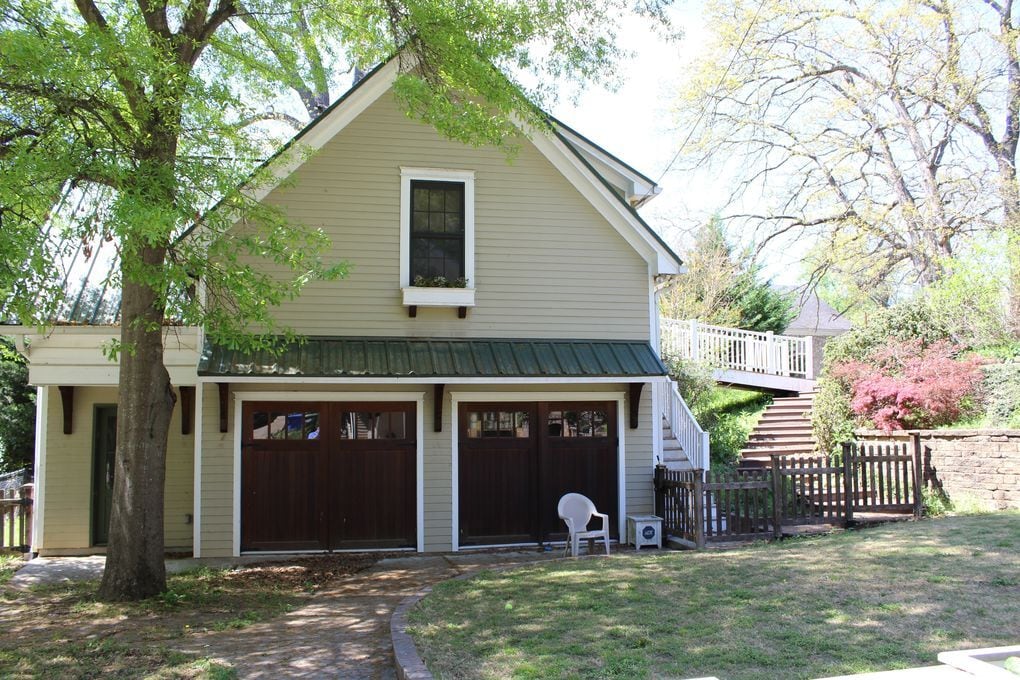 Side View - 1000 Longley Ave NW