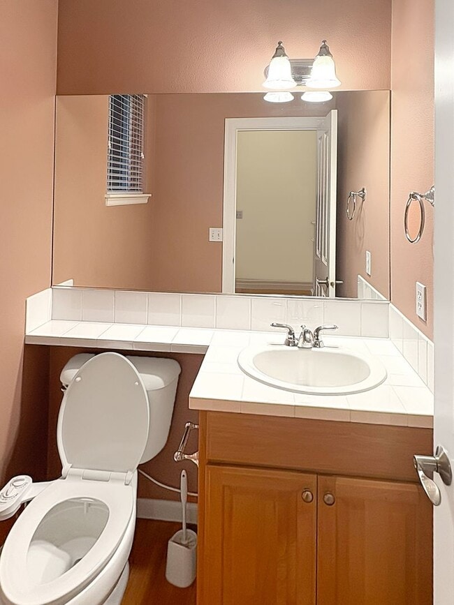 Building Photo - Spacious Rockport home in beautiful Bothell Community