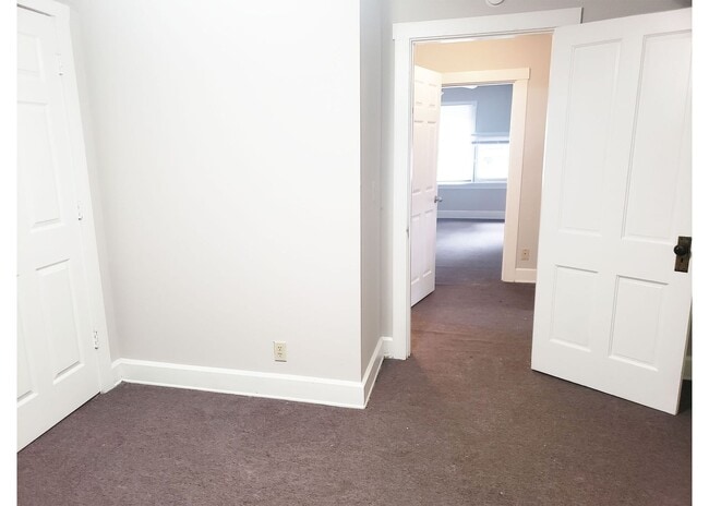 Building Photo - 3204 Bishop St