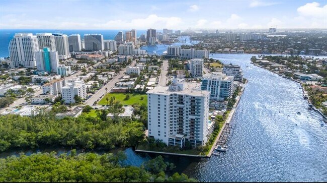 Building Photo - 777 Bayshore Dr