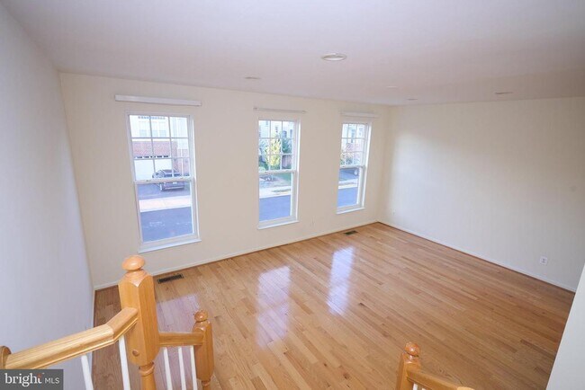 Building Photo - 43259 Sunderleigh Square