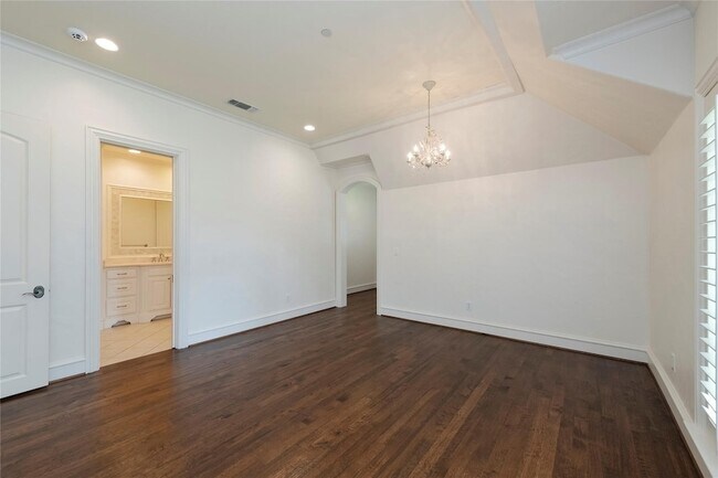 Building Photo - 4311 Brookview Dr