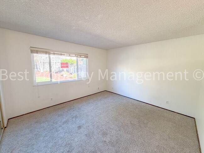 Building Photo - Great Shape Single Family Home near Fremont Bart Station