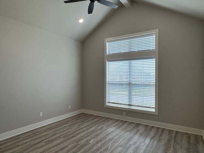 Building Photo - 7110 Alexander Dr