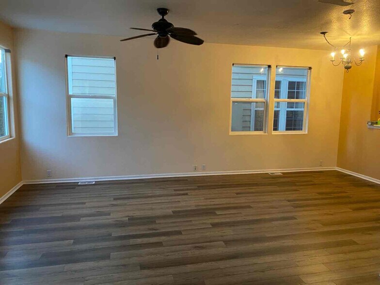 Building Photo - 2217 Falkirk Dr