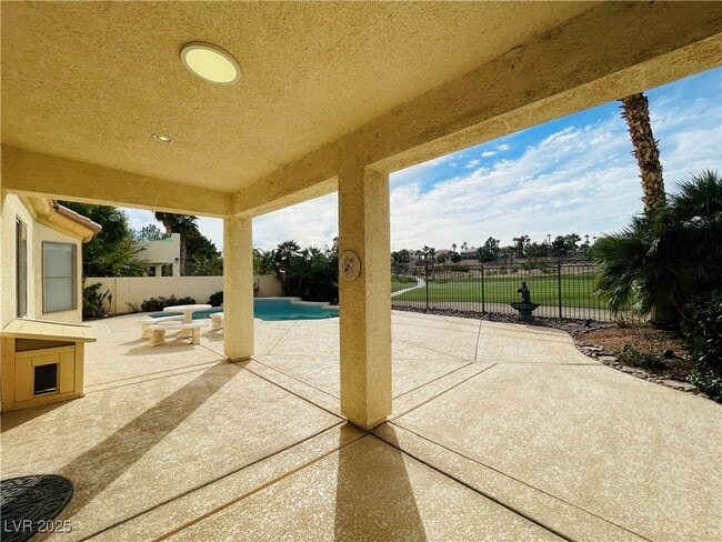 Building Photo - 231 Cliff Valley Dr
