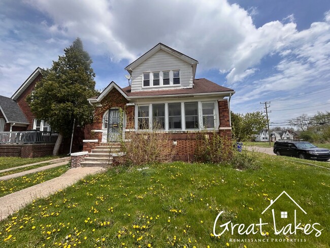 Primary Photo - 5204 Beaconsfield St