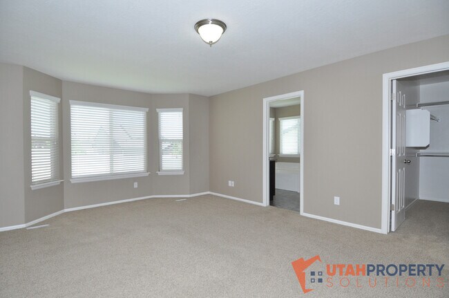 Building Photo - 6332 Spray Lake Dr