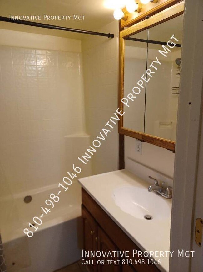 Building Photo - 3090 Kettering Heights