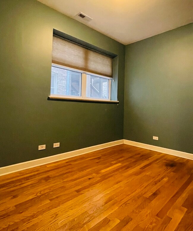 Building Photo - 3737 N Milwaukee Ave