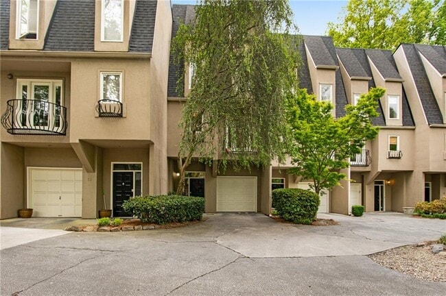 Building Photo - 1467 Monroe Dr NE