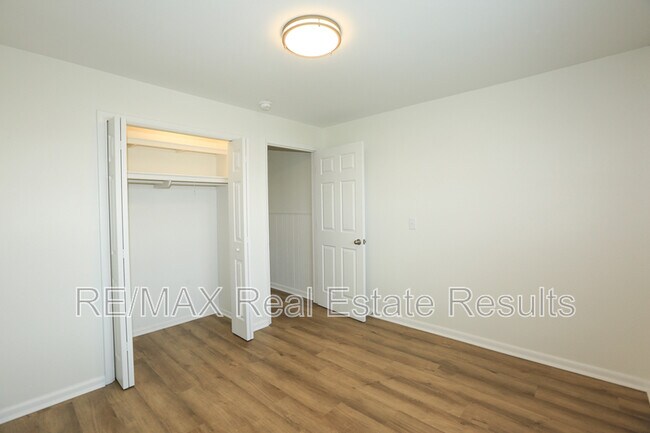 Building Photo - 1741 E 1st Ave