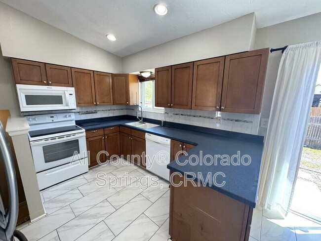 Building Photo - 5185 Nolte Dr N