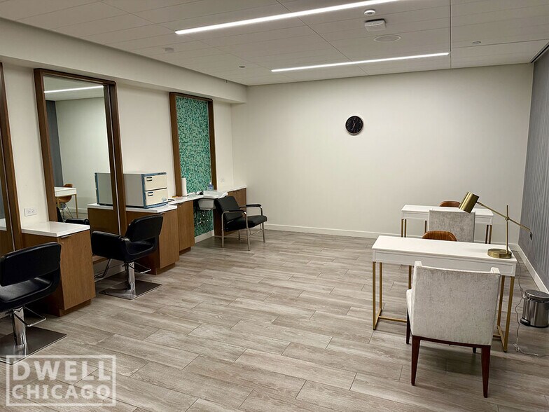 Building Photo - 460 E Waterside Dr