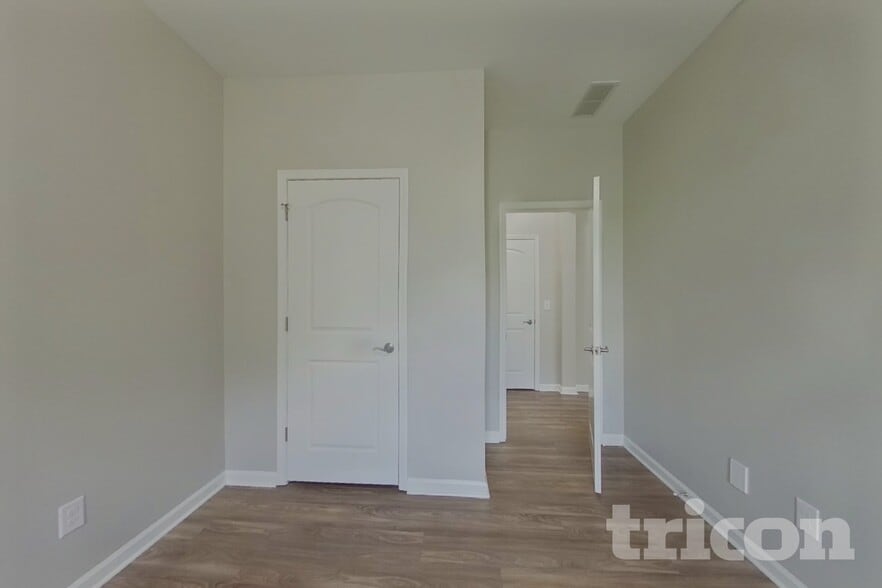 Building Photo - 6909 Barefoot Forest Dr