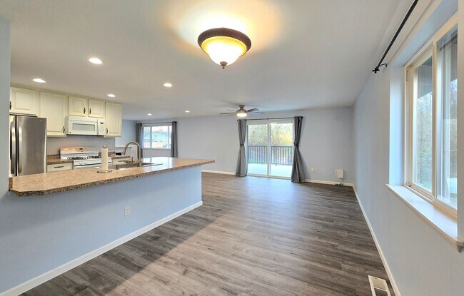 Building Photo - 3 Bedroom Home in Marysville Available Now