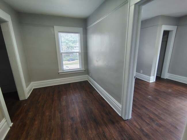 Building Photo - 514 Sheridan St