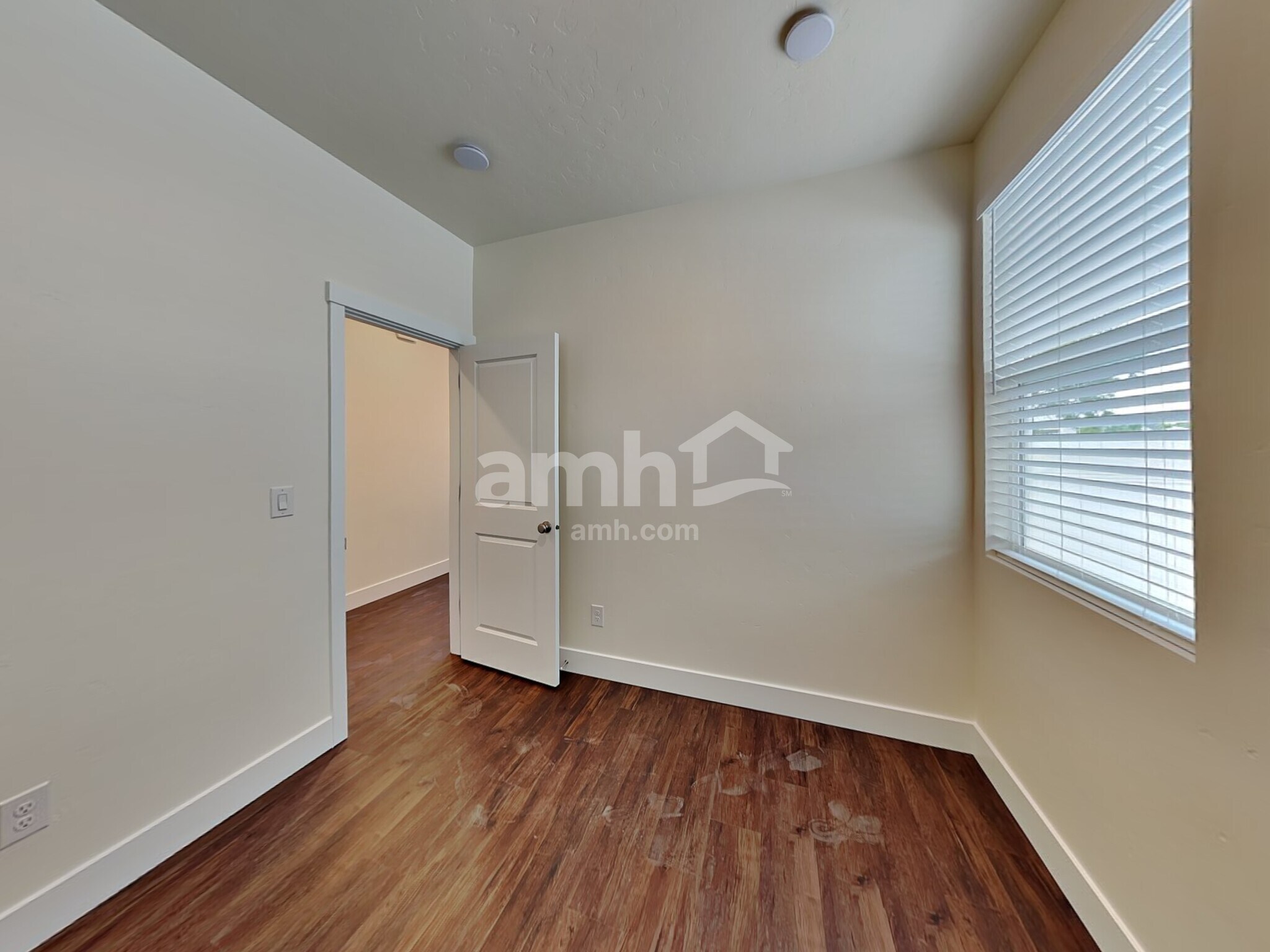 Building Photo - 1515 W Afton St