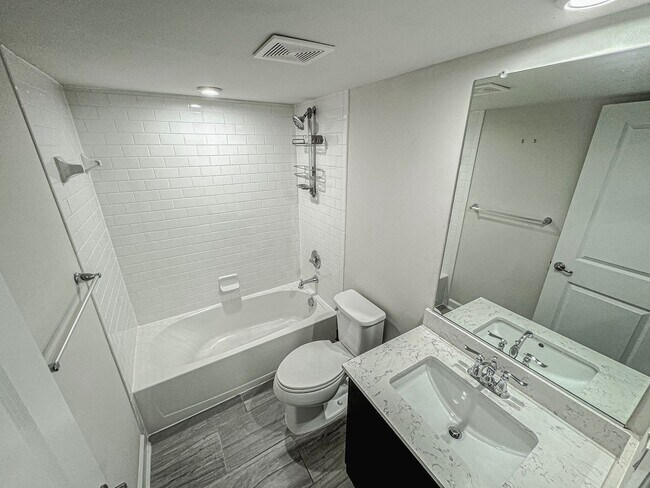 Building Photo - Stunning 3 Bed 3.5 Bath Townhome With Atta...