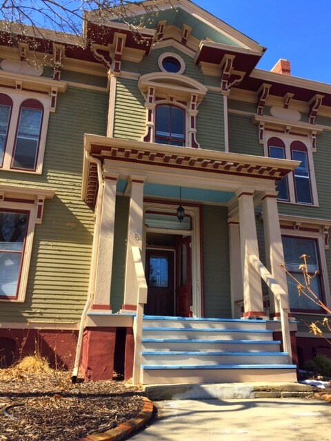 Primary Photo - 814 N Prairie St