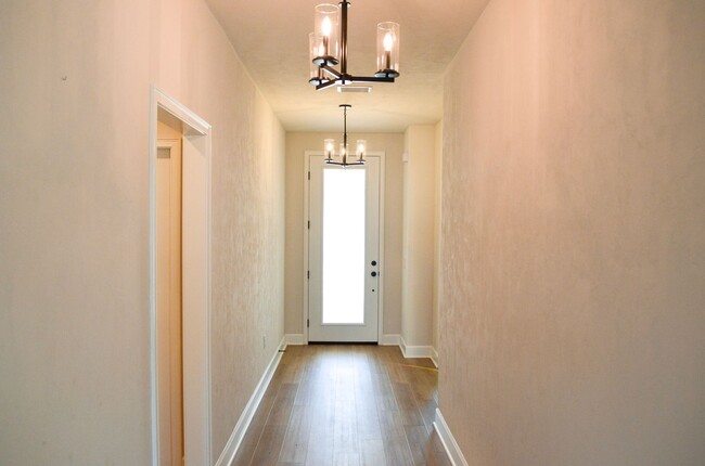 Building Photo - Savannah Station 3 Bedroom 2 Bath