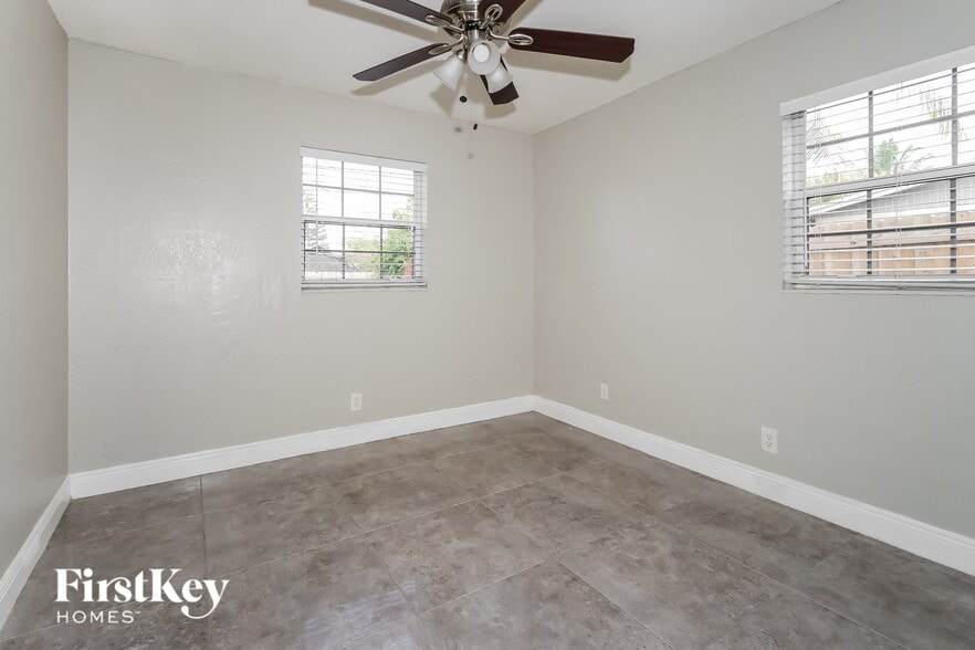 Building Photo - 1357 Drexel Rd