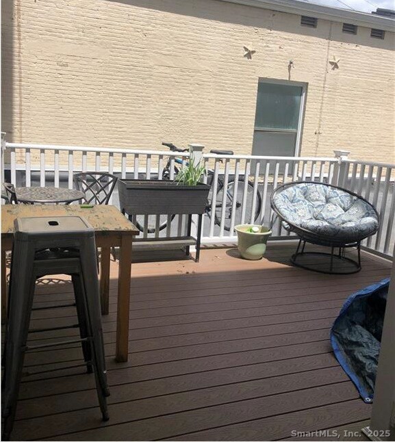 Building Photo - 83 Washington St