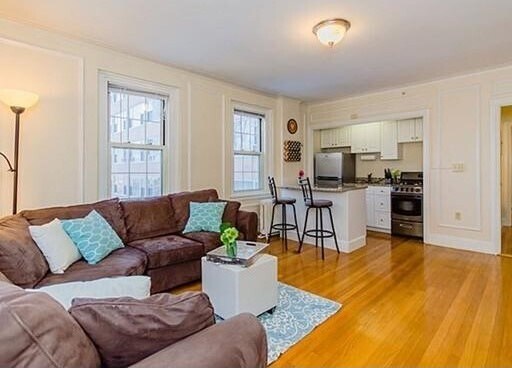 Building Photo - 1450 Beacon St