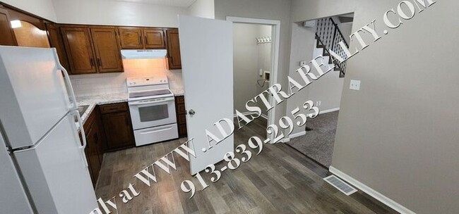 Building Photo - Nice 3 Bed 1.5 Bath Duplex in Leavenworth-Available NOW!!